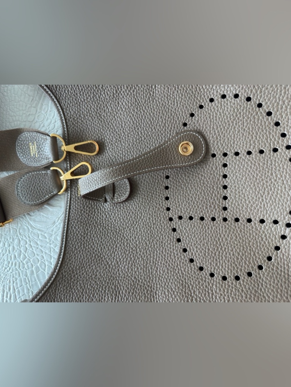 Hermès Evelyne III 29 Bag – Etoupe – Clemence Leather – Gold Hardware - Picture 9 of 17